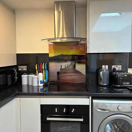 Newly Build 2Br Property With Free Parking High Wycombe Esterno foto