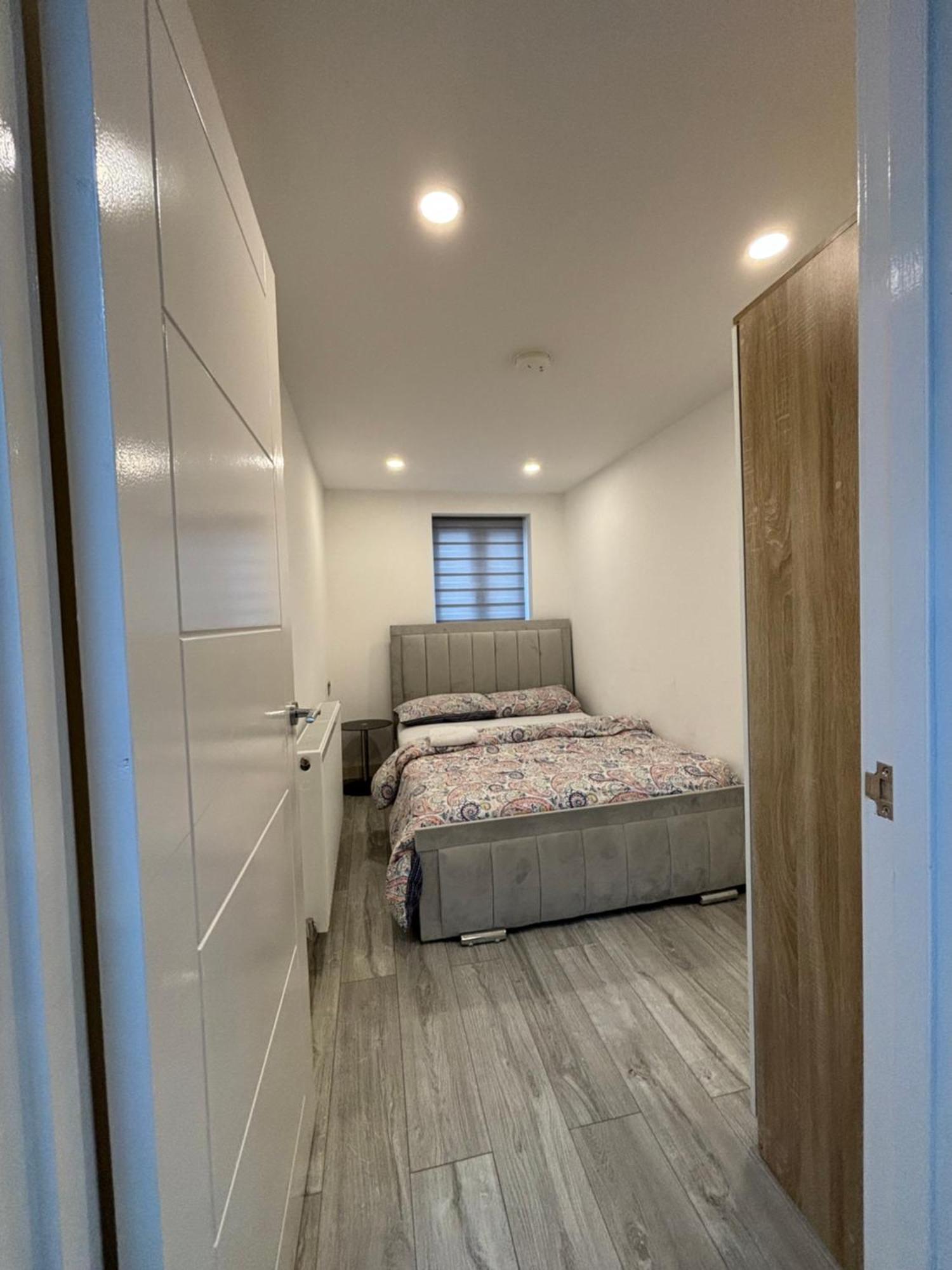 Newly Build 2Br Property With Free Parking High Wycombe Esterno foto