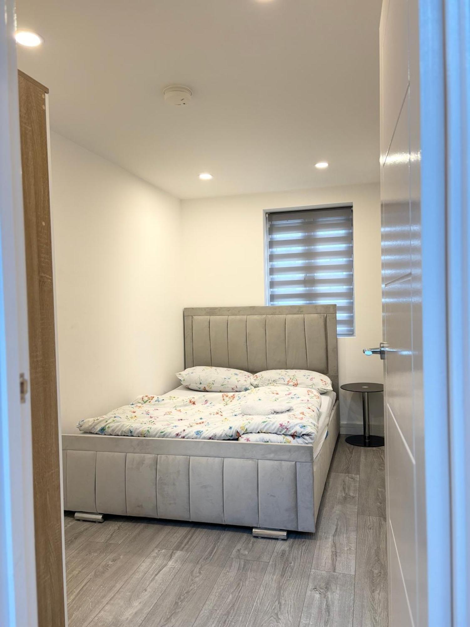 Newly Build 2Br Property With Free Parking High Wycombe Esterno foto