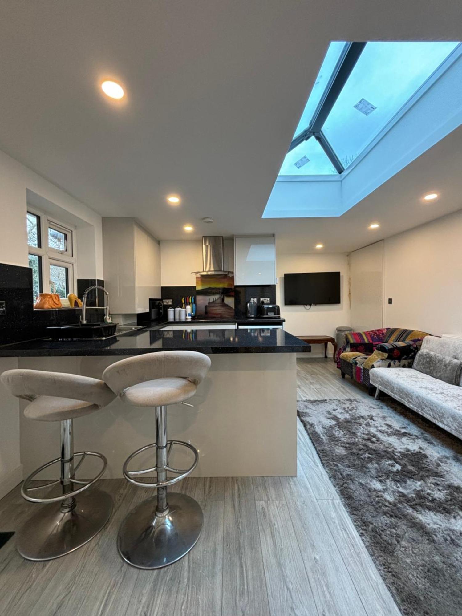 Newly Build 2Br Property With Free Parking High Wycombe Esterno foto